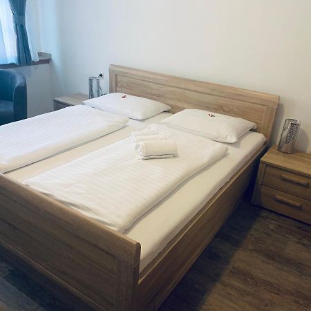 Hotel Brauhaus Zur Krone Bergheim  Ngoại thất bức ảnh